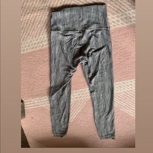Grey with zig zag print lululemon leggings